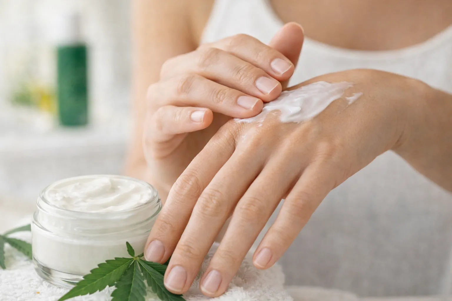 hydratation naturelle de la peau avec une crème au chanvre